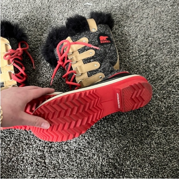 Sorel Tofino Brown,Tan, Red, blackHerringbone Lace Up Womens Winter Boots Size 5 - Picture 4 of 11